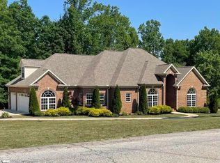 320 Pine Dr, Greer, SC 29651