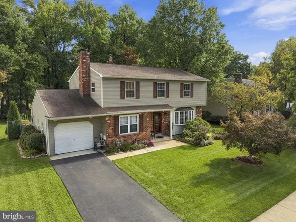 3332 Pierson Dr, Wilmington, DE 19810