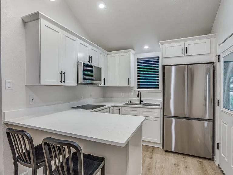 2827 W Cantey St — Photo 3