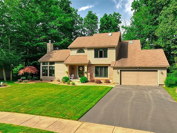 2nd image of 116 Brush Creek Dr