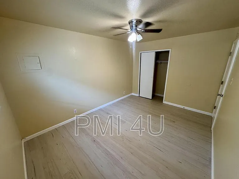 12409 Manitoba Dr NE #B — Photo 13