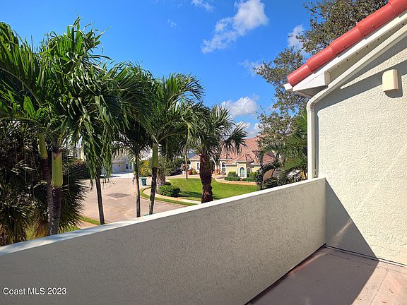 3rd image of 250 Seaview St #5