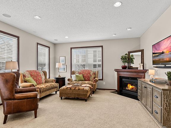 5th image of 9890 Switchgrass Ln