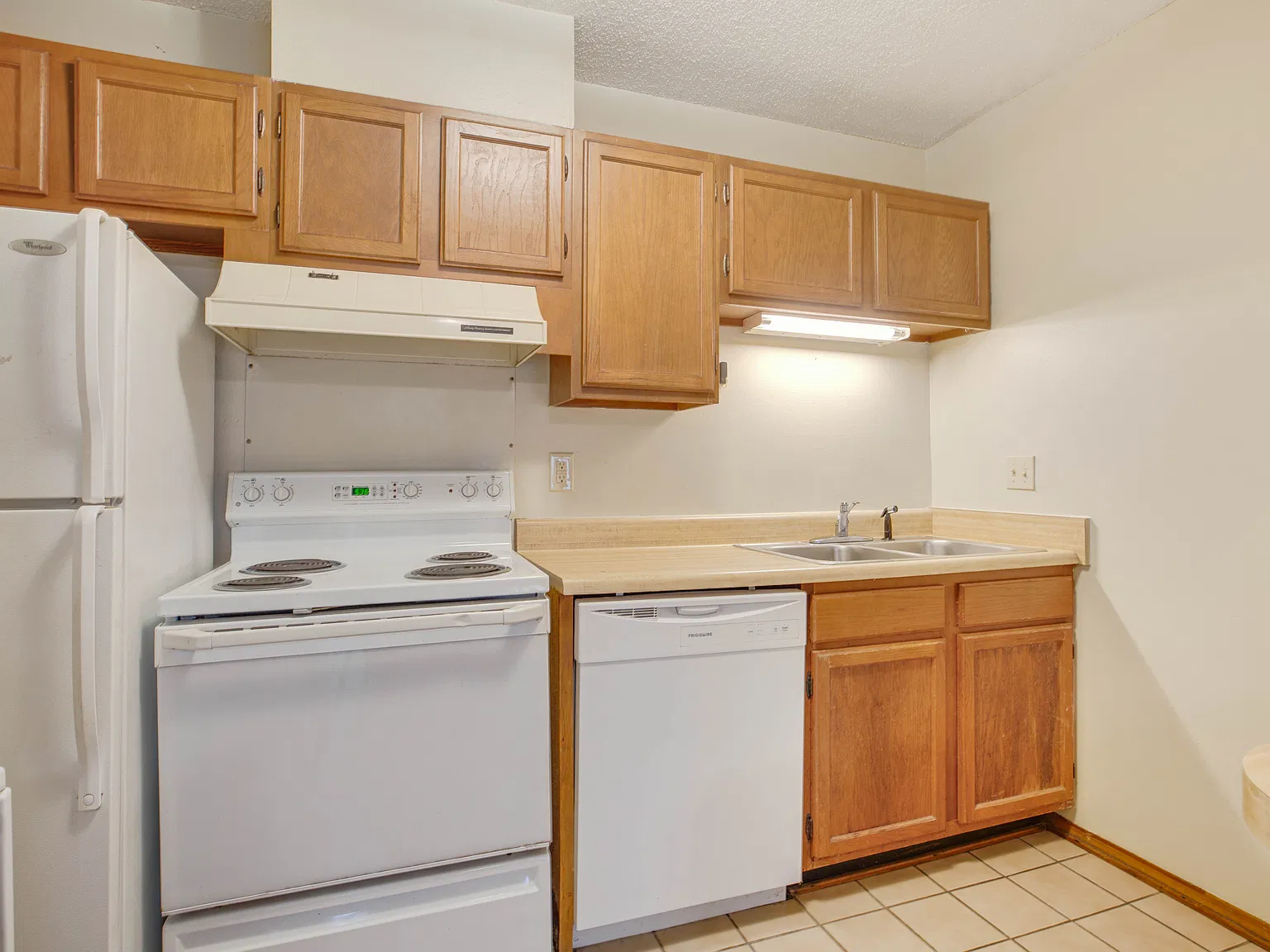 2 bed, 800 sqft, $1,025 — Photo 4