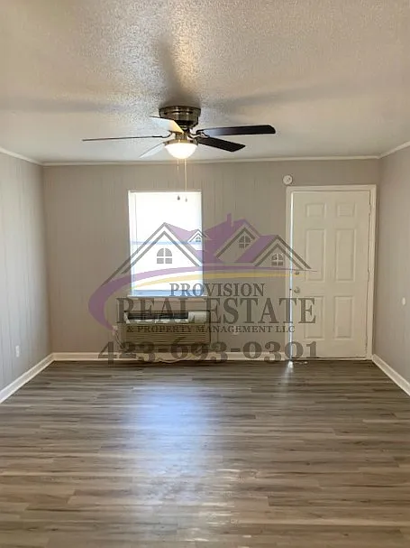 Water Included!! 2 Br Apartment — Photo 3