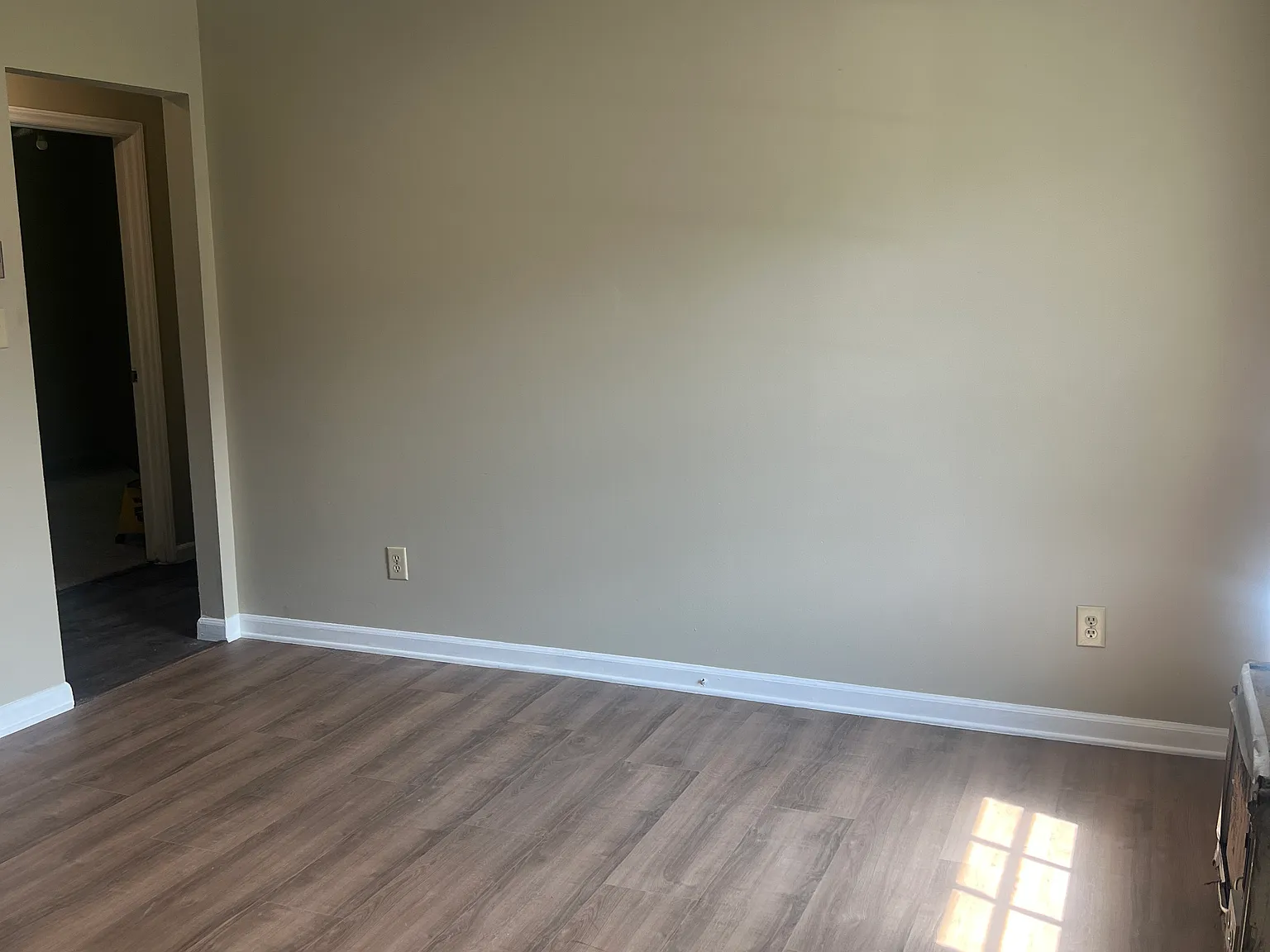 431 Tanner Dr — Photo 2