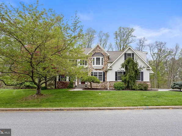 41 Beech Tree Dr, Glen Mills, PA 19342