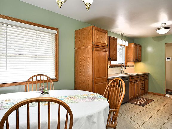 4th image of 176 Four Mile Rd NW