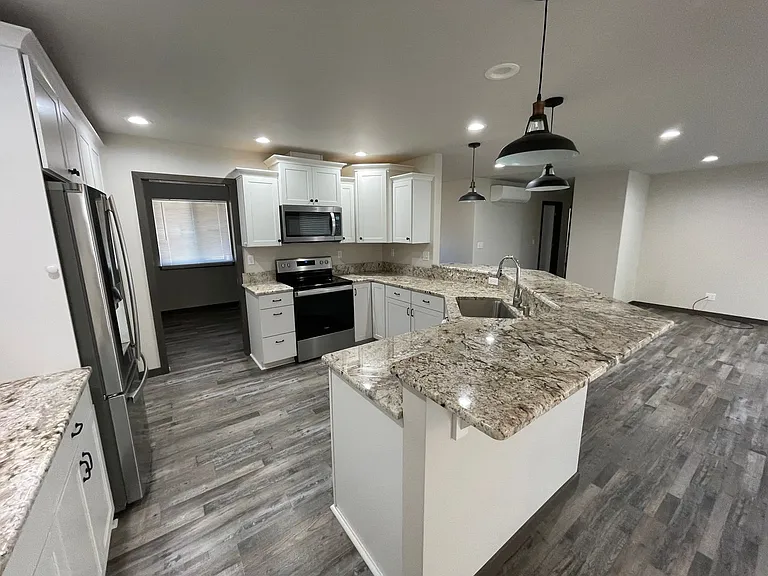 2525 El Mar St — Photo 7