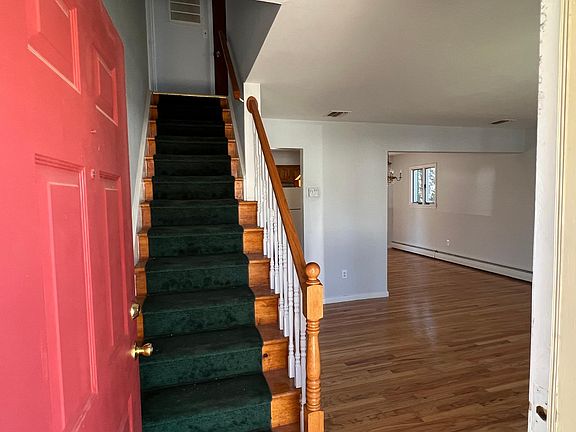 4th image of 26 Queen St #4