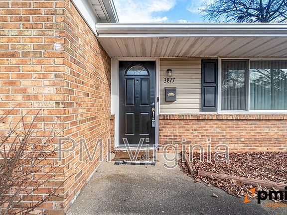 3rd image of 3877 Windsor Woods Blvd