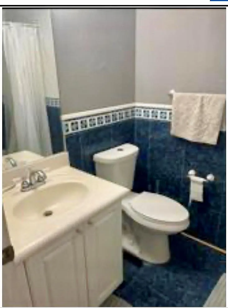 1 bed, 1.0 bath, 1672 sqft, $1,200 — Photo 2