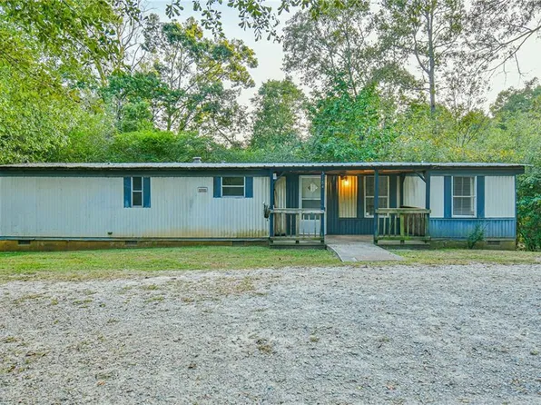 3184 Broome Rd, Gainesville, GA 30507