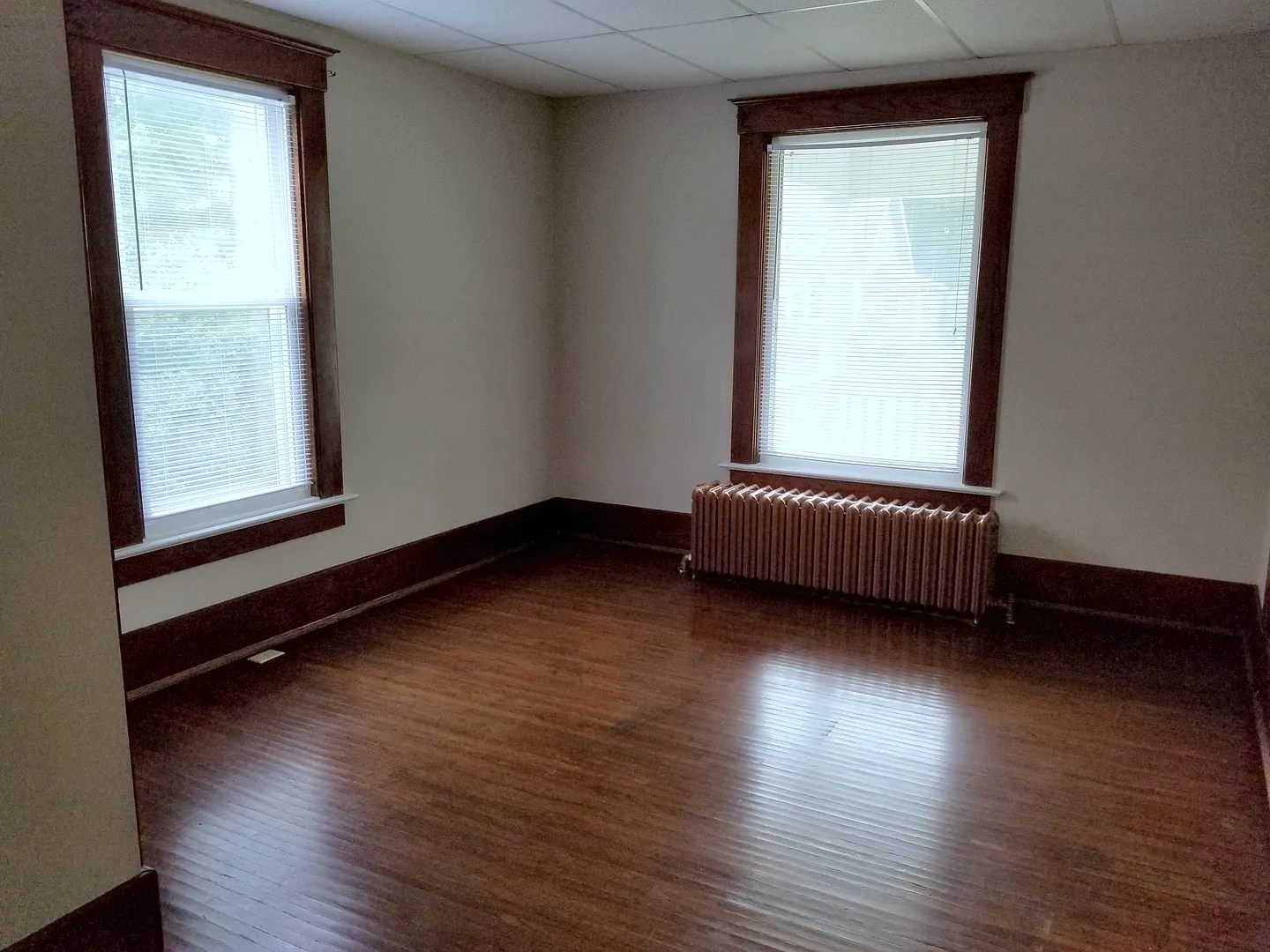 1323-1 — Photo 3