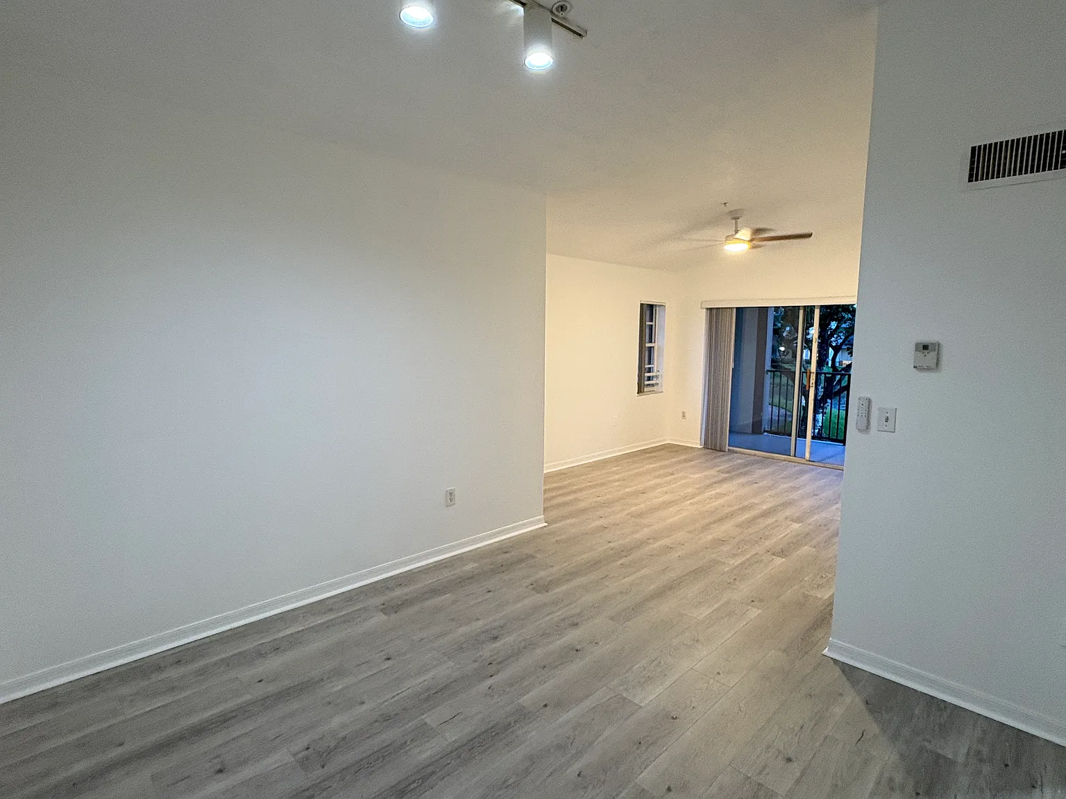 1 bed, 743 sqft, $2,250 — Photo 2