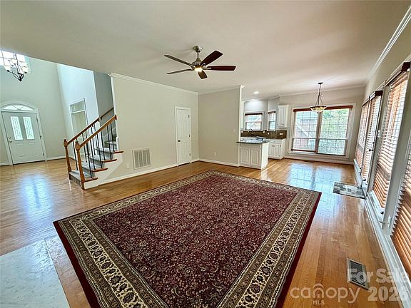 4th image of 5954 Rathlin Ct NW