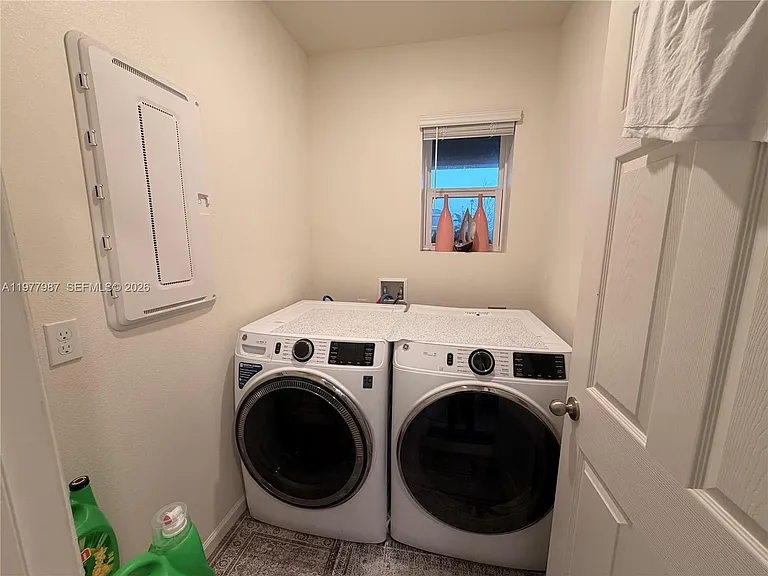 12422 SW Rimini Way — Photo 63