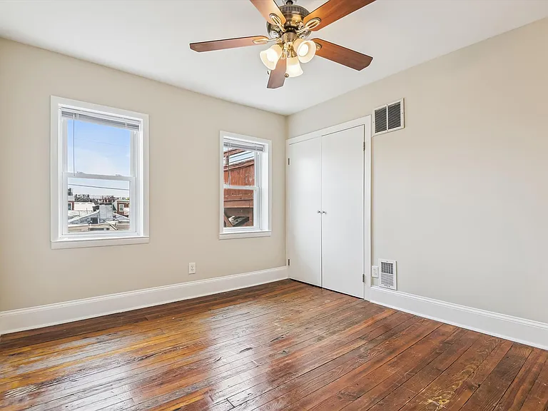 1253 William St — Photo 31
