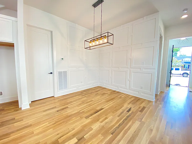 902B Knox Ave — Photo 13