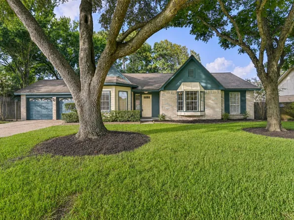1504 Windsor Dr, Friendswood, TX 77546
