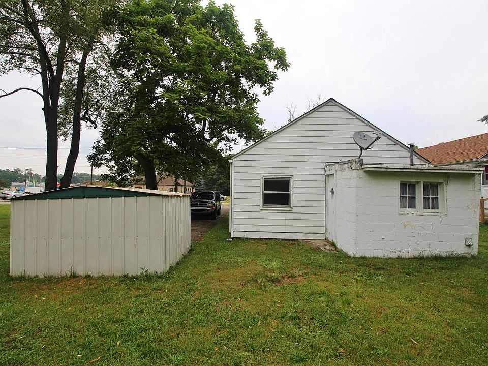2nd image of 1154 Lambert St