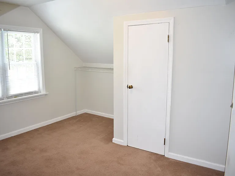 2nd floor bedroom