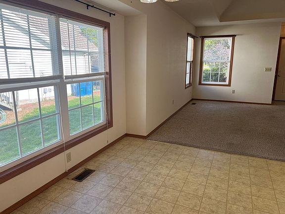 4th image of 1226 Bluegrass Rd