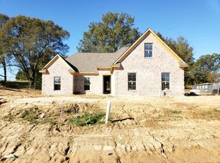 208 Cadet Dr, Senatobia, MS 38668