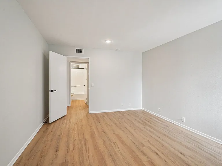 420 Windsor Rd — Photo 21