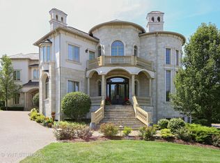 1512 Midwest Club Pkwy, Oak Brook, IL 60523