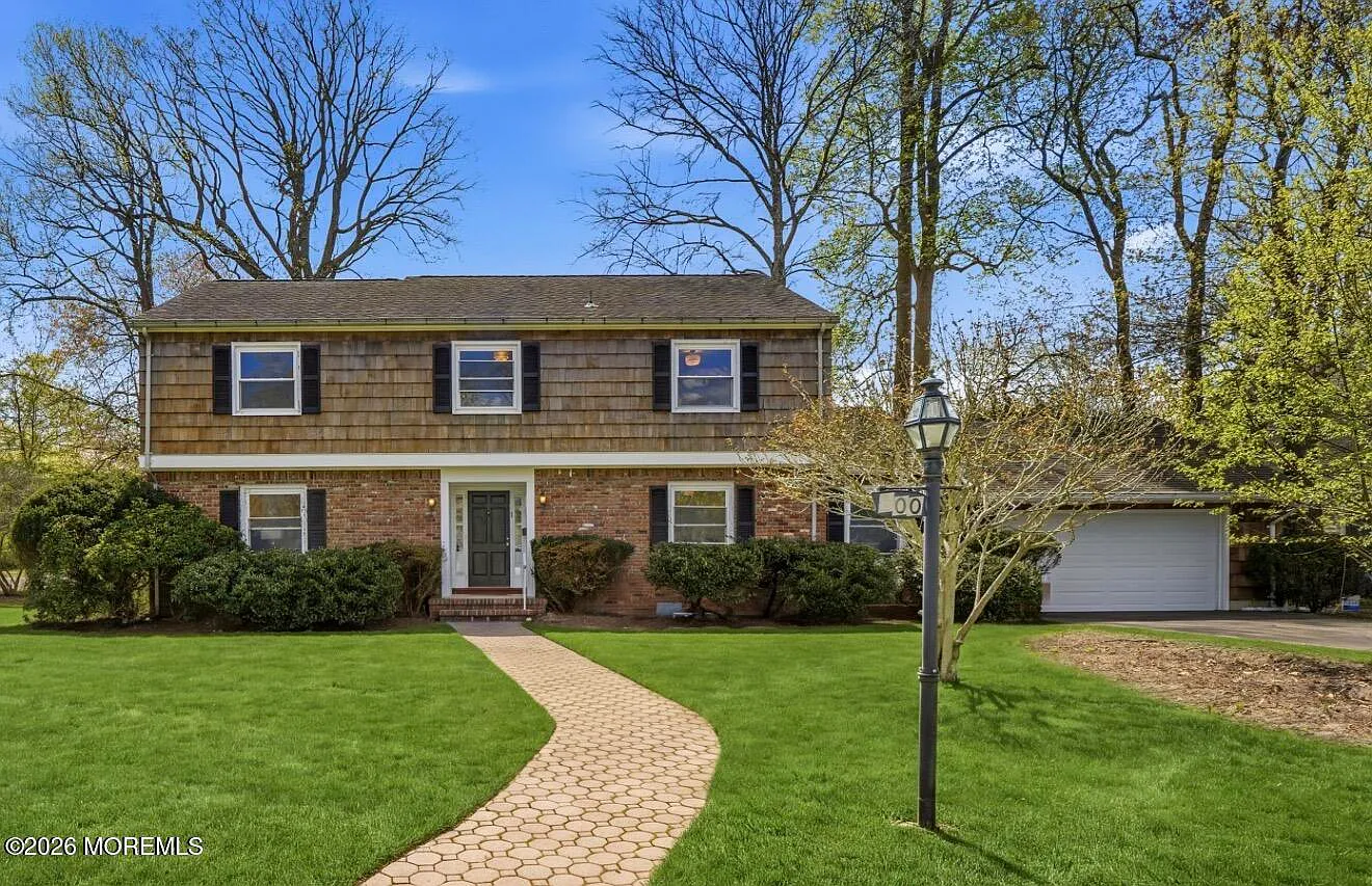 6 bed, 2.5 bath, 2957 sqft, $3,800 — Photo 1