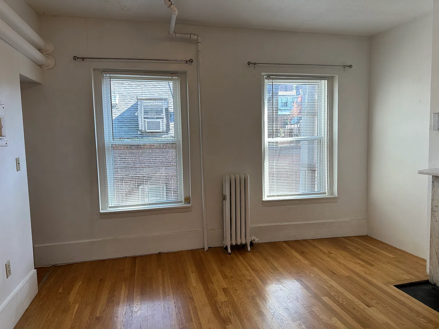 Studio, 400 sqft, $2,200 — Photo 3