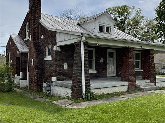 3rd image of 918 Cherry Dr