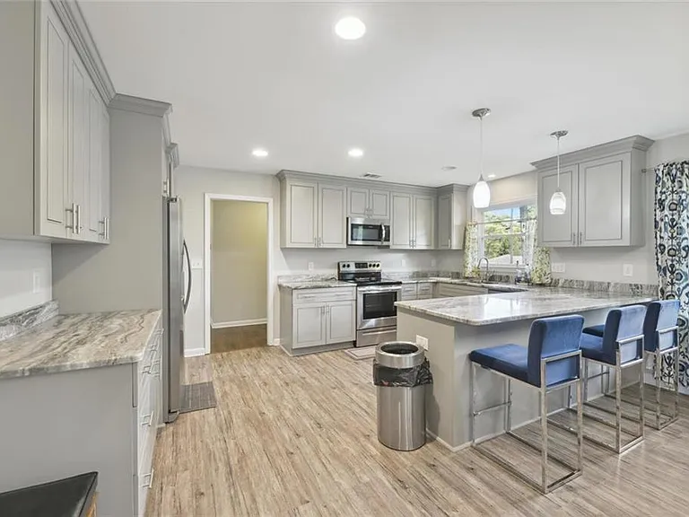 4142 Blackhawk Dr — Photo 3