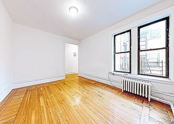 2nd image of 4848 Broadway APT 4C