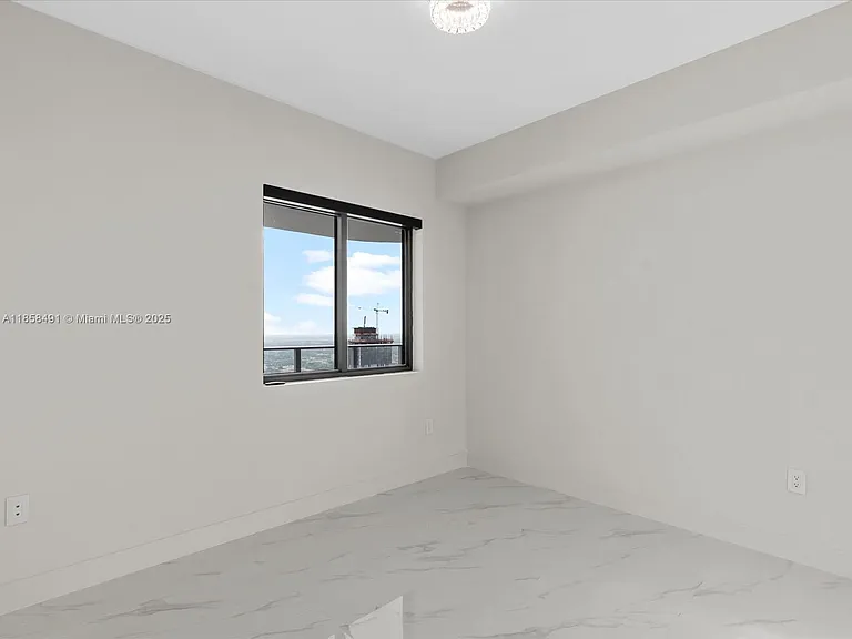 700 NE 24th St #4906 — Photo 29