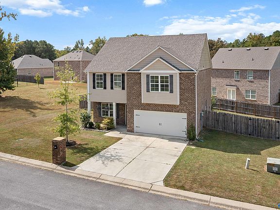 4th image of 2410 Bluff Haven Ln