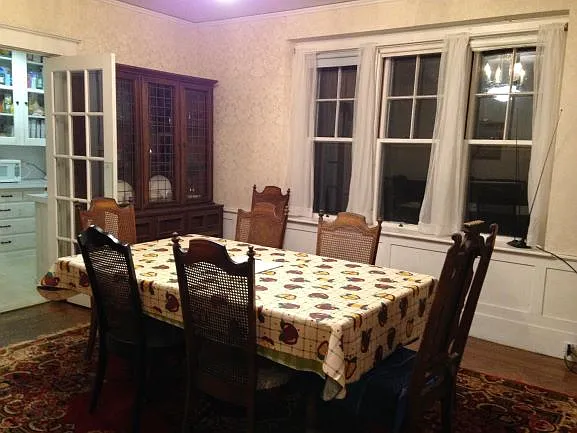 5 bed, 2.5 bath, 2696 sqft, $3,800 — Photo 4