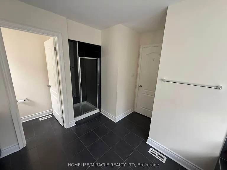 3 Elwin Rd — Photo 9