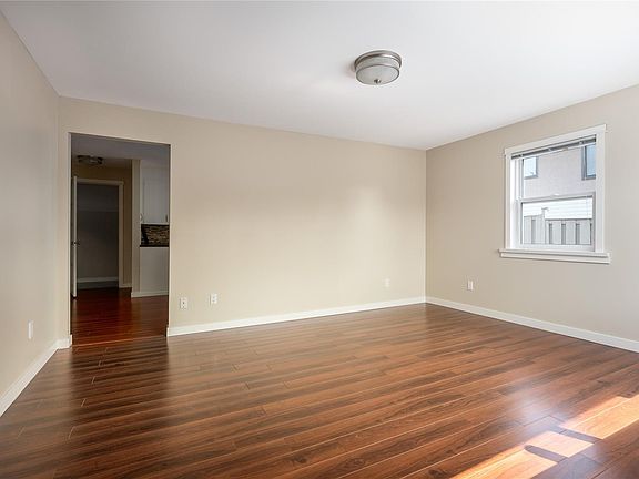5th image of 740 Begbie St