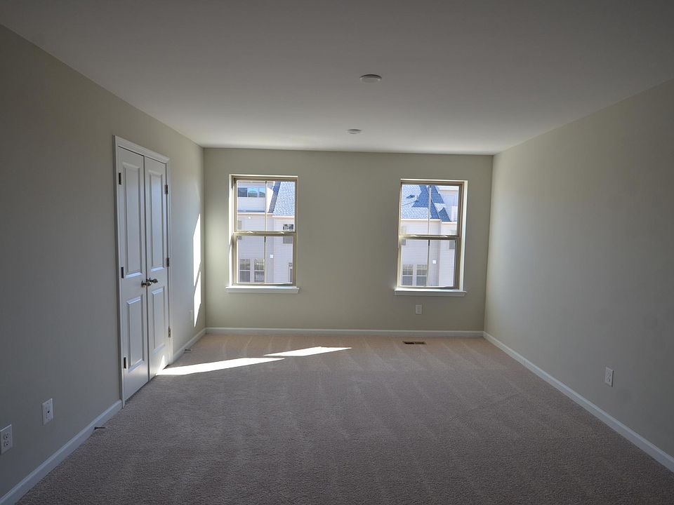 1st image of 43427 Robey Sq Floor 1