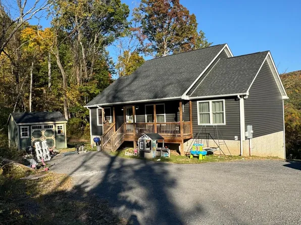 135 Joans Quadrangle Rd, Front Royal, VA 22630