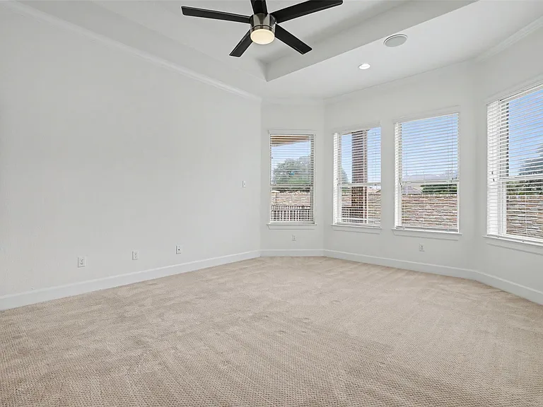 213 Southern Cross Dr — Photo 23
