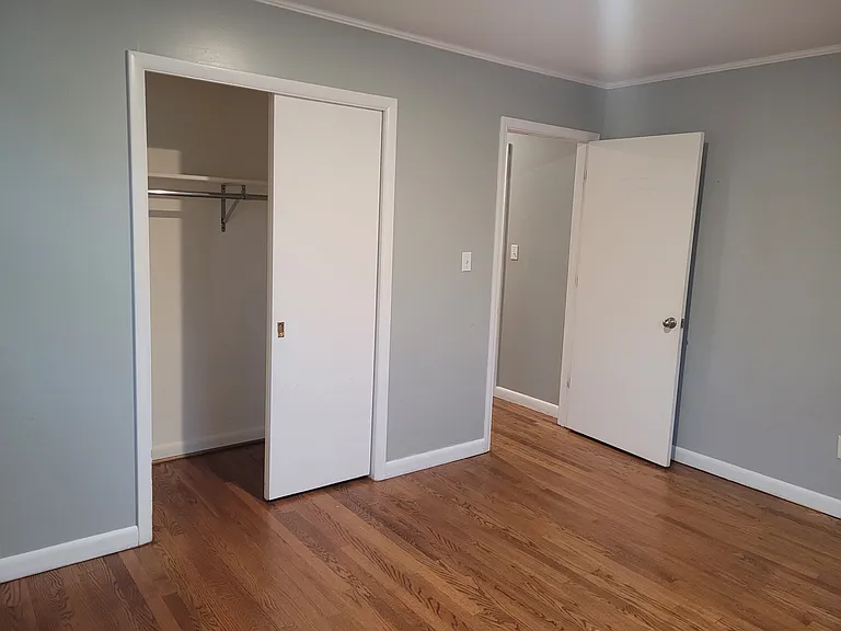 111 Mayor Ave — Photo 14