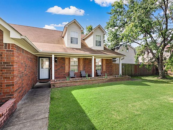 3rd image of 121 Lindsey Marie Ln