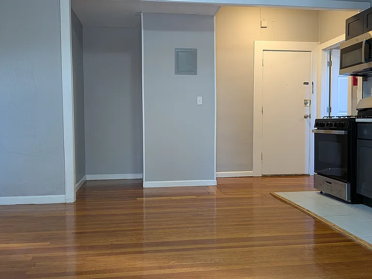 753-758 Jersey Ave #4 — Photo 12