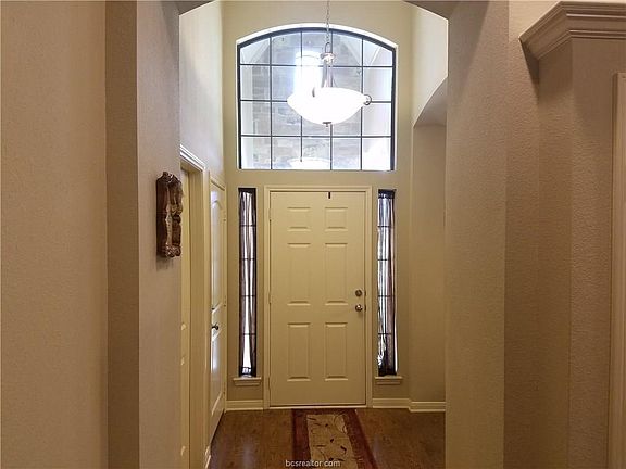 2nd image of 1704 Twin Pond Cir