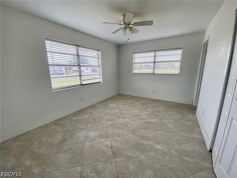 4819 Marine Dr #1 — Photo 10