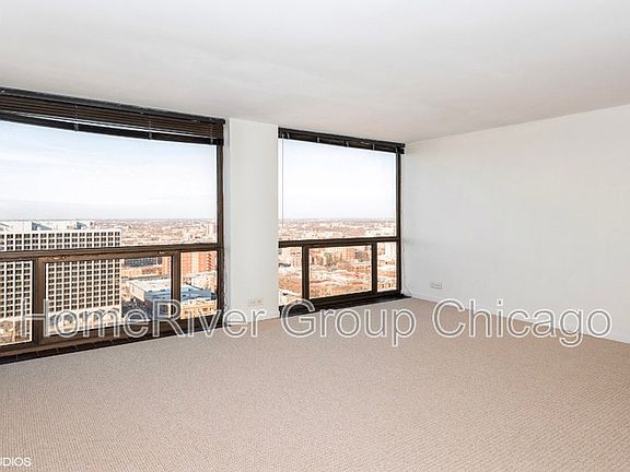 4th image of 4343 N Clarendon Ave APT 2307