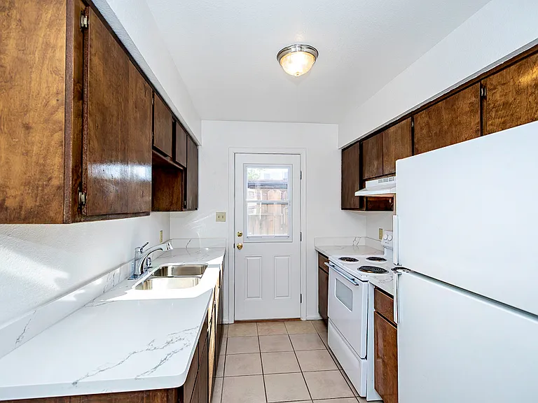 360 S 1st Ave #16 — Photo 3